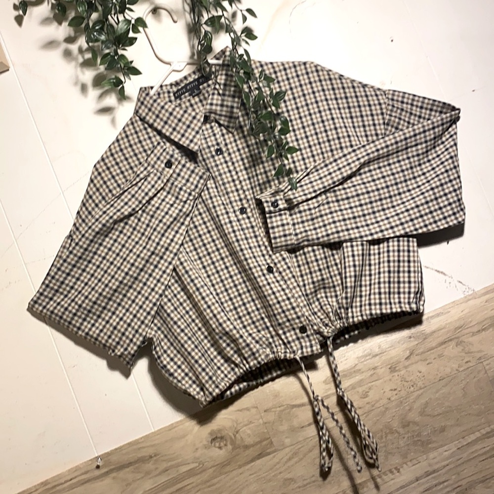 Brand: HYFVE Size: Large Made in China. In great condition